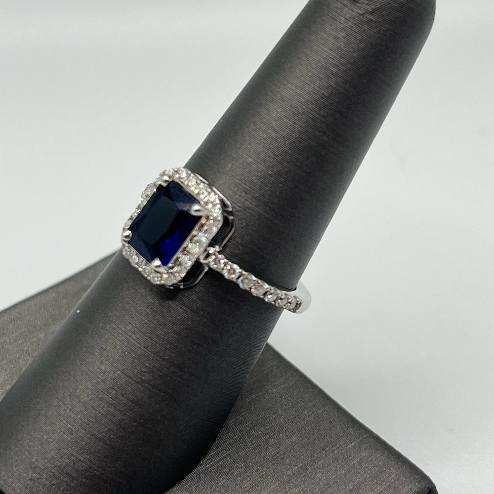 Sapphire ring